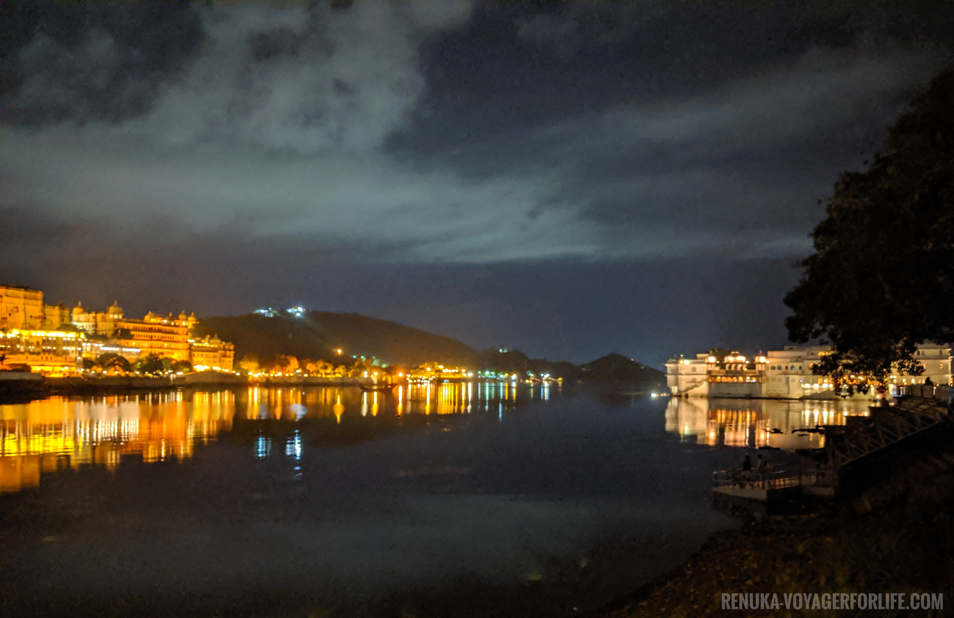 IMG-Night view of Lake Pichola Udaipur