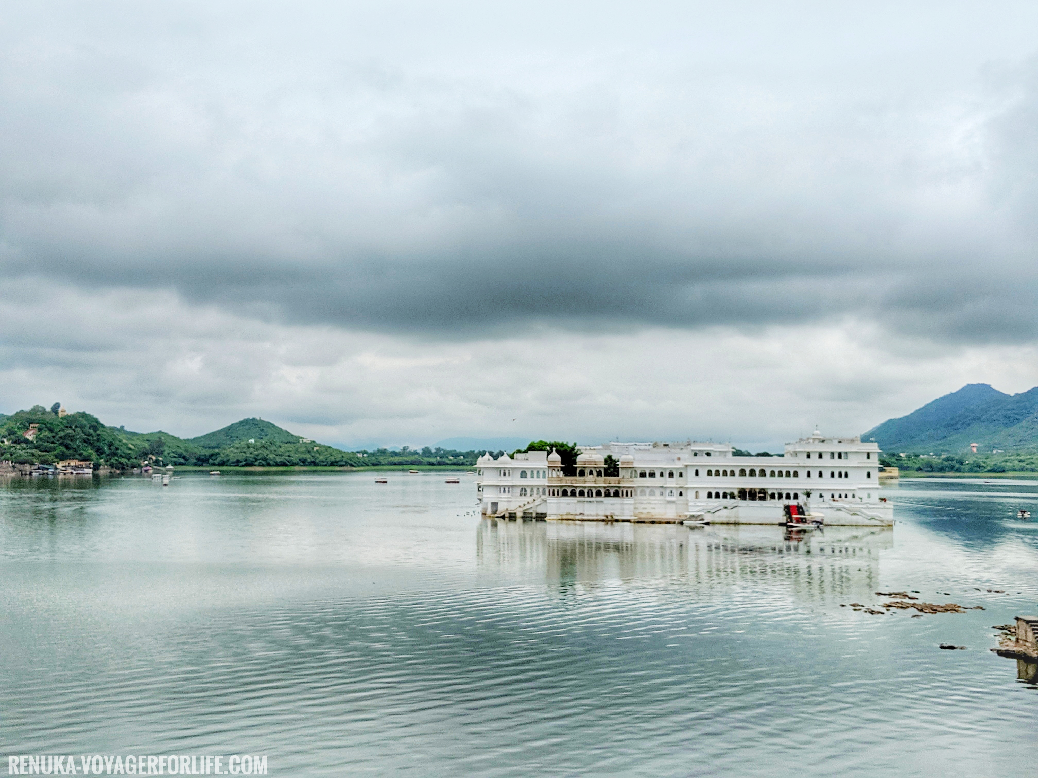 IMG-Lake Pichola in Udaipur
