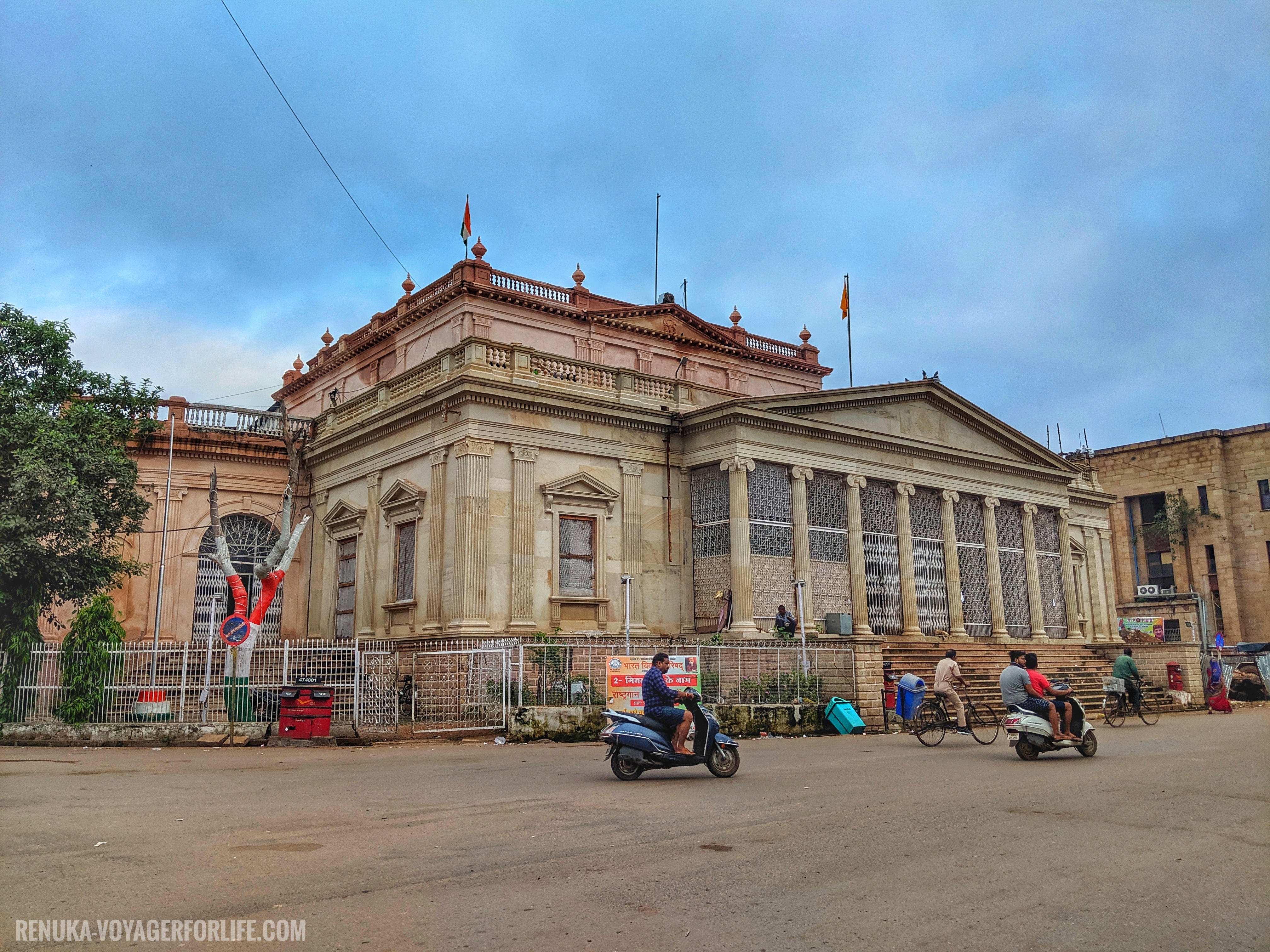 IMG-Maharaj Bada in Gwalior