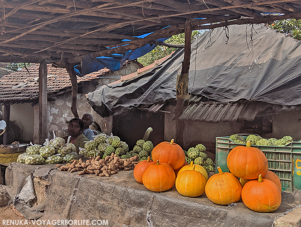 IMG-Weekly mart at Kasipatnam