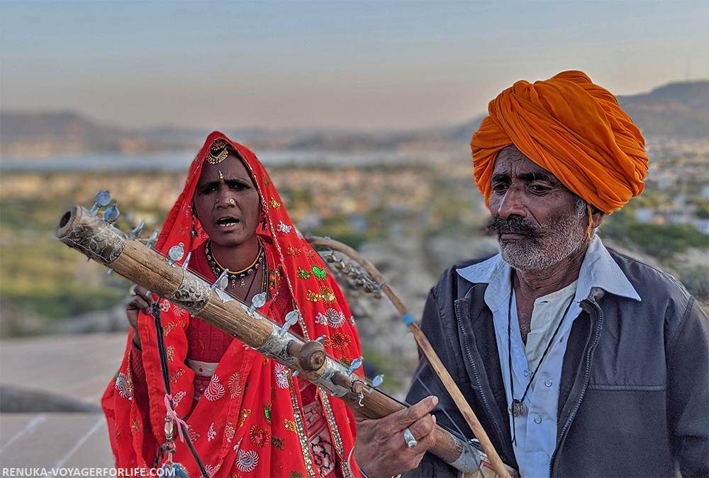 IMG-Traditional singers of Rajasthan